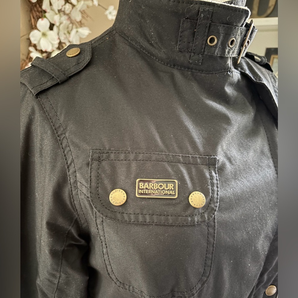 Barbour Belted Waxed Cotton Matlock Jacket with Faux Shearling Sherpa - Picture 7 of 12